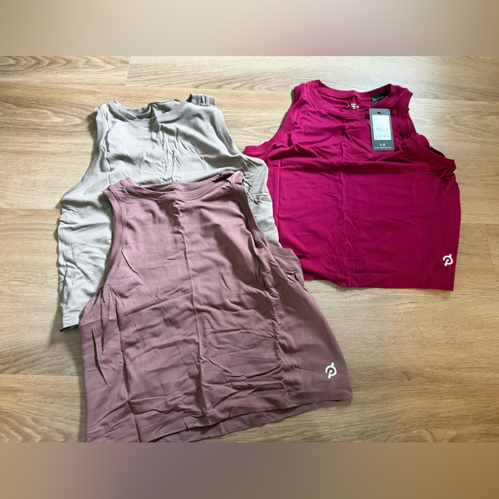 FREE with bundle
Peloton Seamless Tank Lot